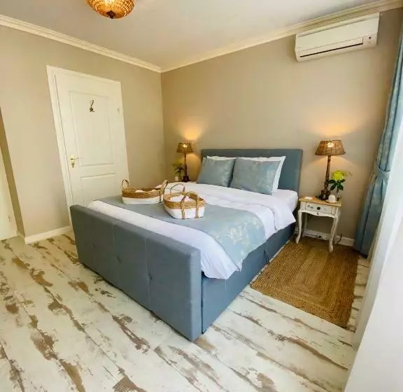 Aamiaismajoitus (B&B) De Tuinkamer     Privé Diner Op De Kamer Mogelijk!!!