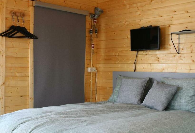 Bed and Breakfast Slaaphuisjes Lauwersmeerplezier!