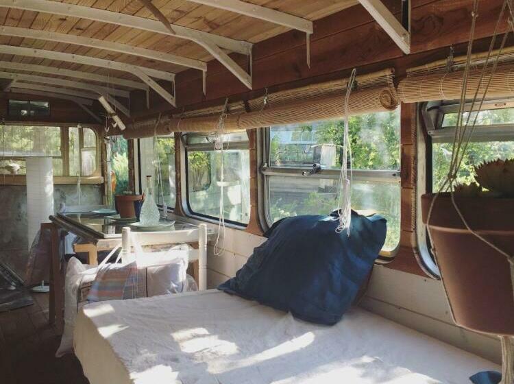 هتل Cosmic English Bus 2 Floor