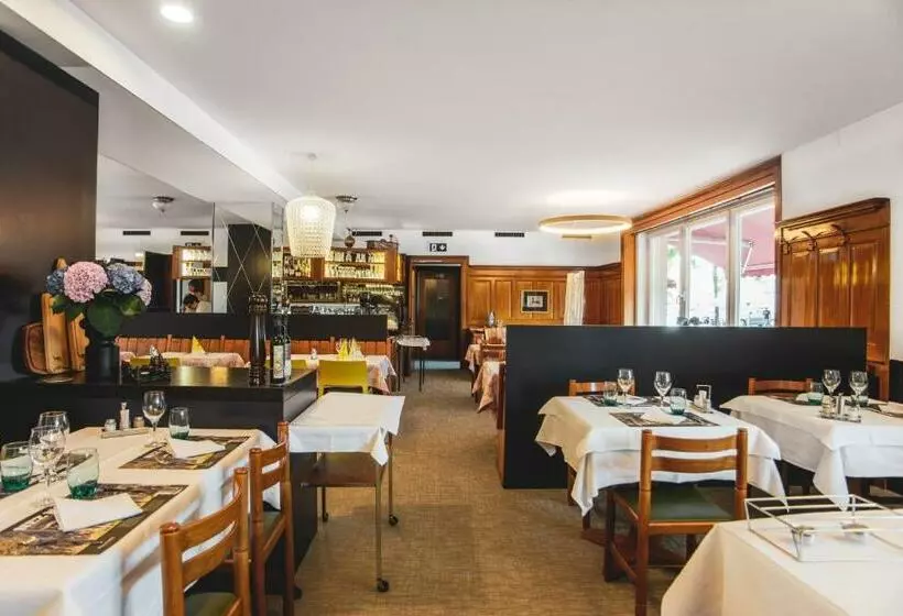 Hotelli Hôtel Victoria