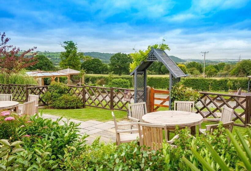 호텔 Ye Olde Punchbowl Country Inn & Gardens