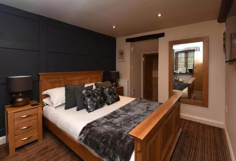 Hotelli Ye Olde Punchbowl Country Inn & Gardens