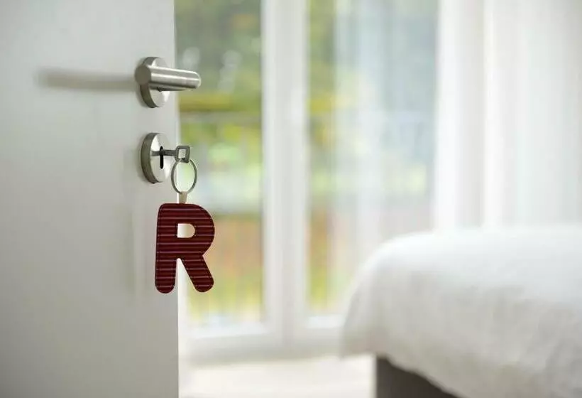 پانسیون Robert