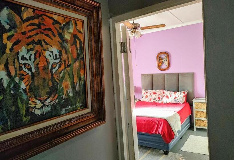 Bed & Breakfast Accommodation@42 Capital