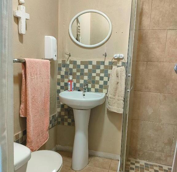 Bed & Breakfast Accommodation@42 Capital