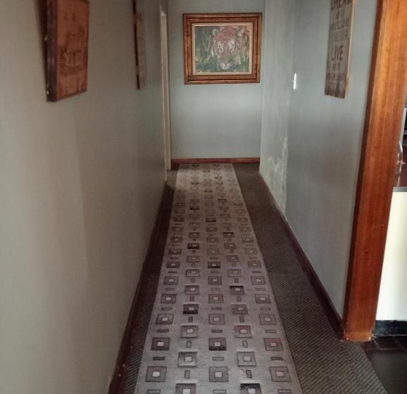 Bed & Breakfast Accommodation@42 Capital