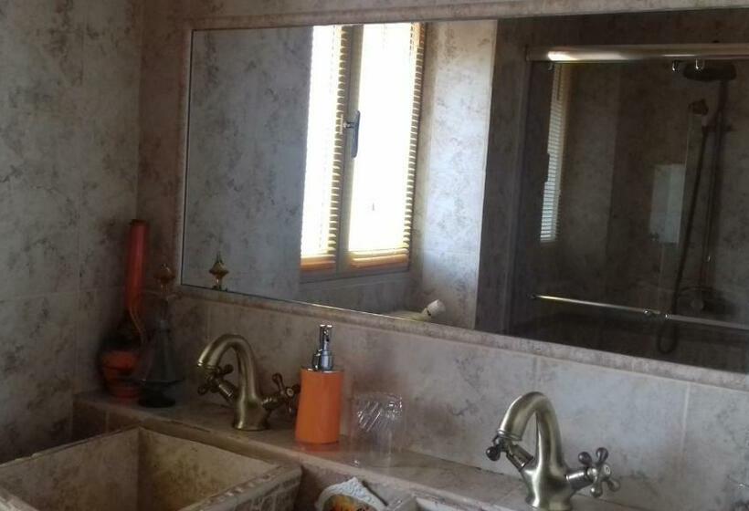 ベッドアンドブレックファースト La Muscadîne