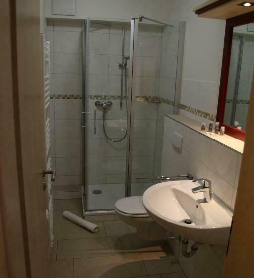 酒店 Zum Goldenen Bullen