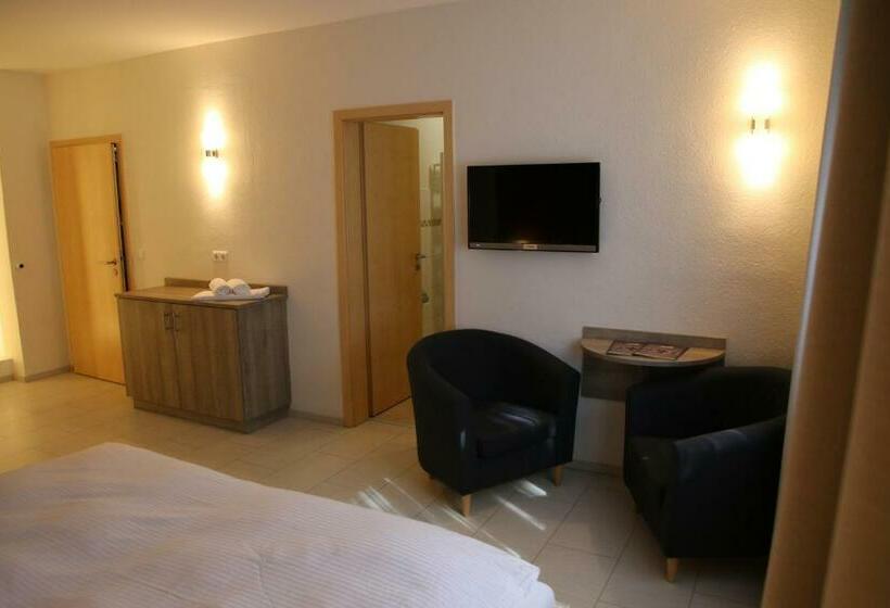 酒店 Zum Goldenen Bullen