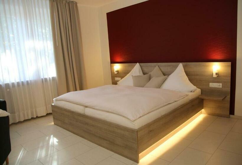 酒店 Zum Goldenen Bullen