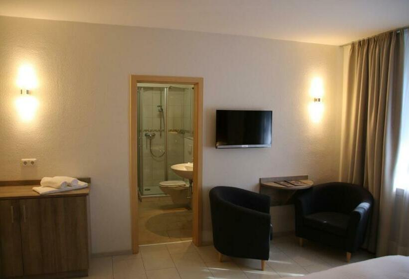 酒店 Zum Goldenen Bullen