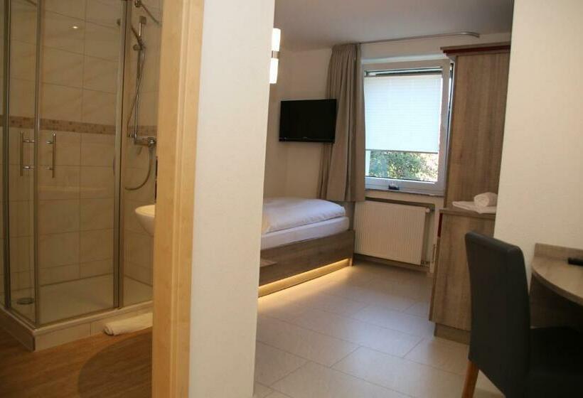 酒店 Zum Goldenen Bullen