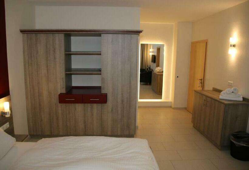 酒店 Zum Goldenen Bullen