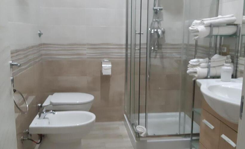 بنسيون Domos La Corte Ghibellina