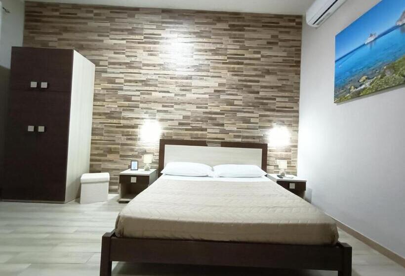 بنسيون Domos La Corte Ghibellina