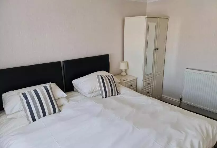 پانسیون Marden Guest House