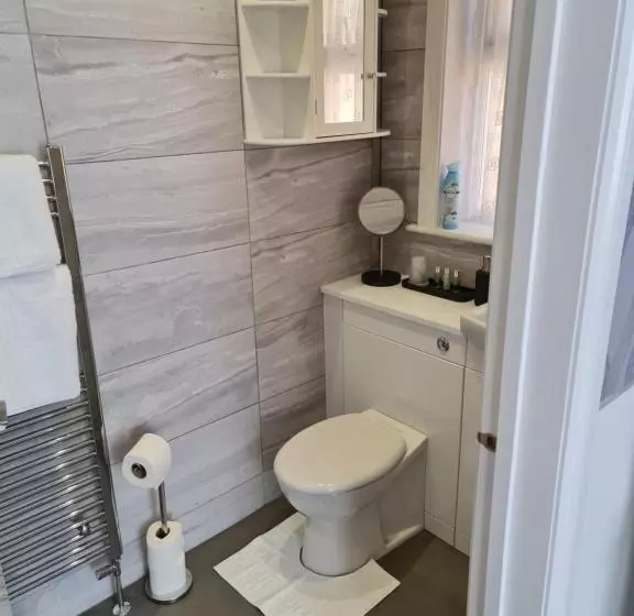 پانسیون Marden Guest House