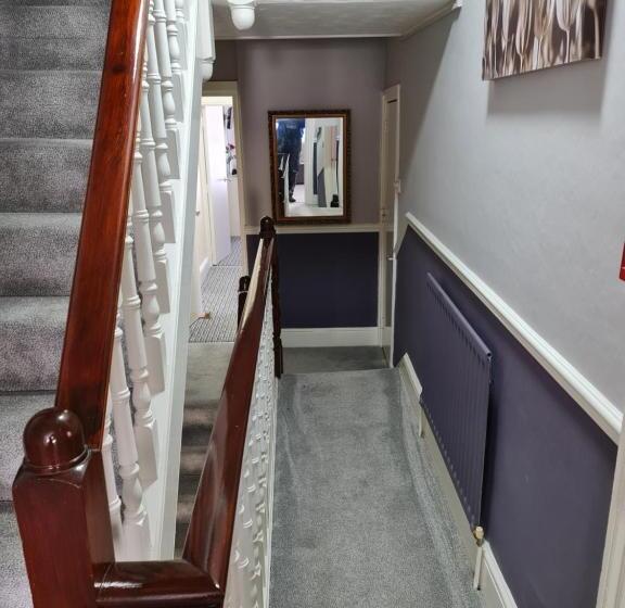 پانسیون Marden Guest House