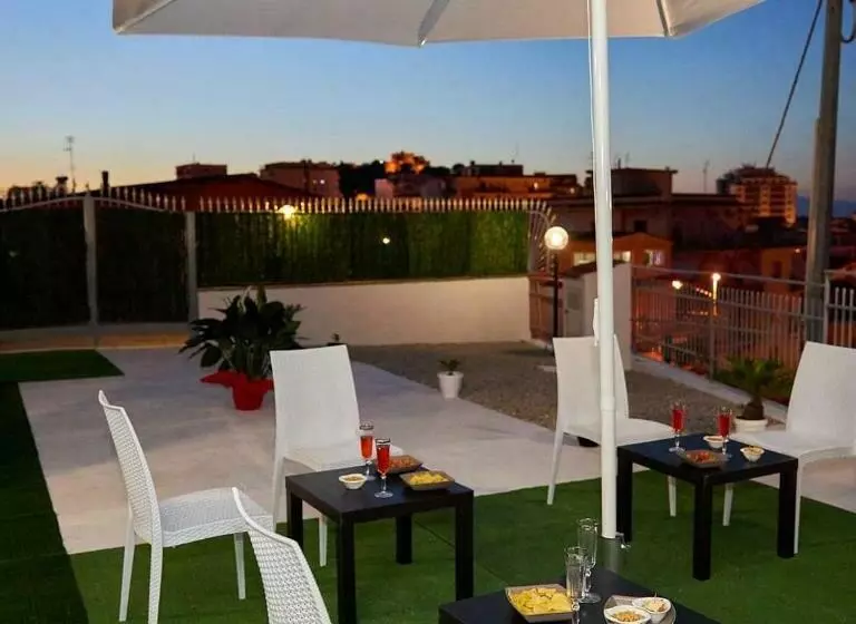 تختخواب و صبحانه Criselle