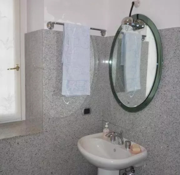 ベッドアンドブレックファースト Il Faggio Rosso