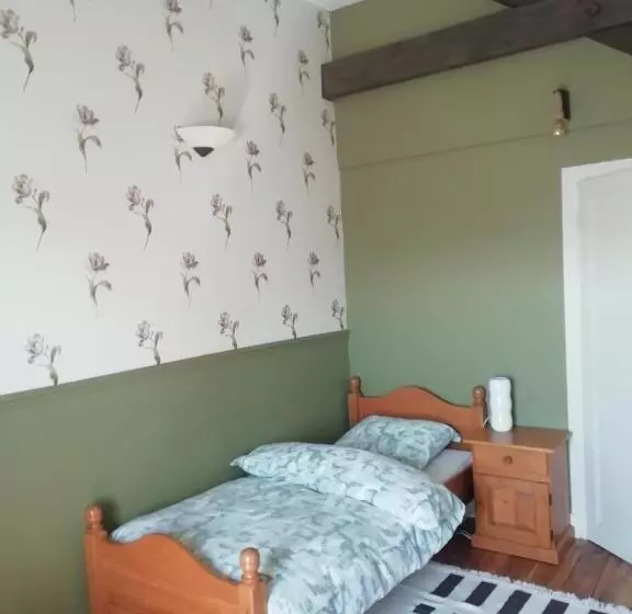 ベッドアンドブレックファースト Thunder Roadhouse