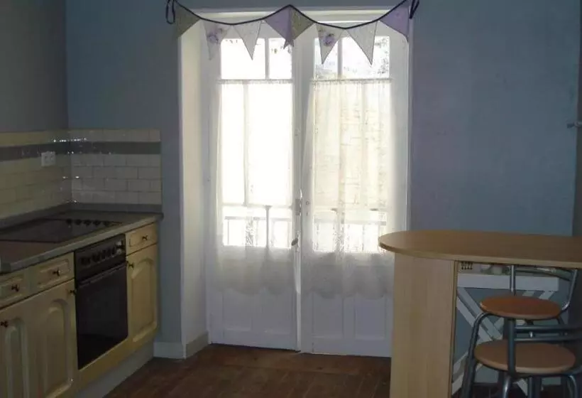 ベッドアンドブレックファースト Thunder Roadhouse