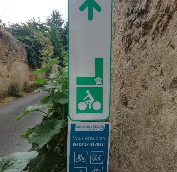 ベッドアンドブレックファースト Thunder Roadhouse