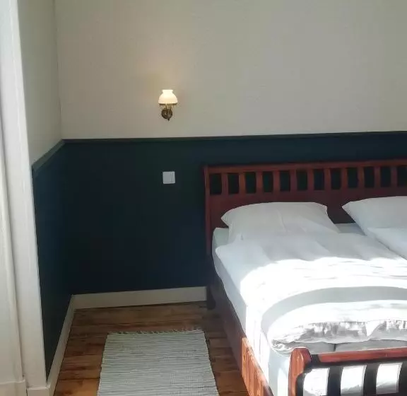 ベッドアンドブレックファースト Thunder Roadhouse