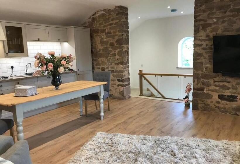 فندق The Hayloft Cheshire