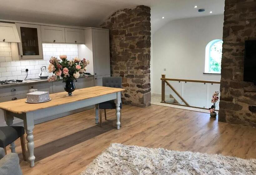 فندق The Hayloft Cheshire