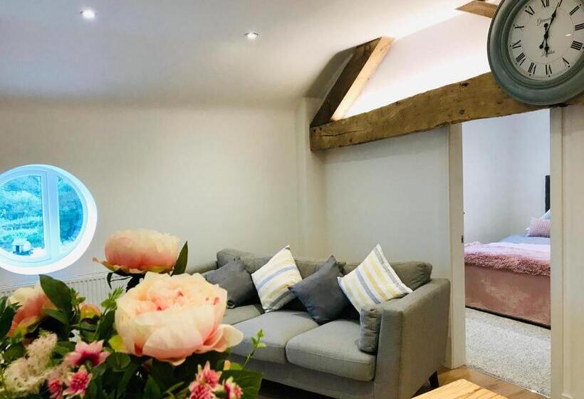 فندق The Hayloft Cheshire