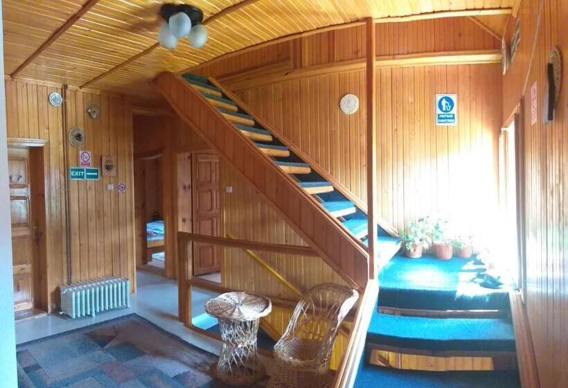 פנסיון Casa Rodica Str. Clabucetului 28