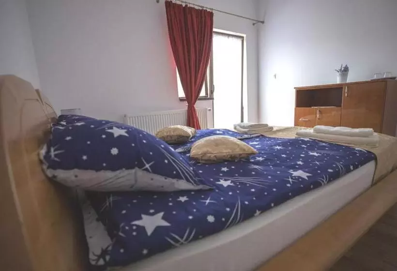 Majatalo Muskatli Panzio Sic