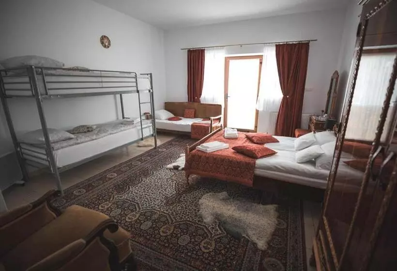 Majatalo Muskatli Panzio Sic