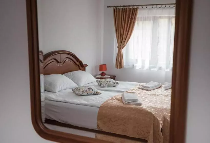 Majatalo Muskatli Panzio Sic