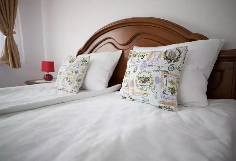 Majatalo Muskatli Panzio Sic