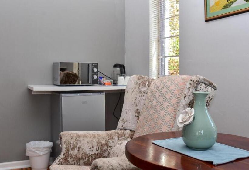 פנסיון Villa Palesa Guesthouse