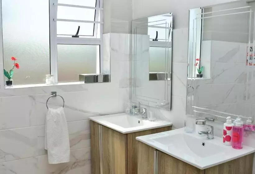 ペンション Villa Palesa Guesthouse