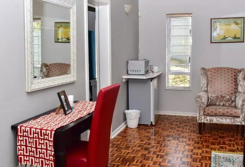 ペンション Villa Palesa Guesthouse