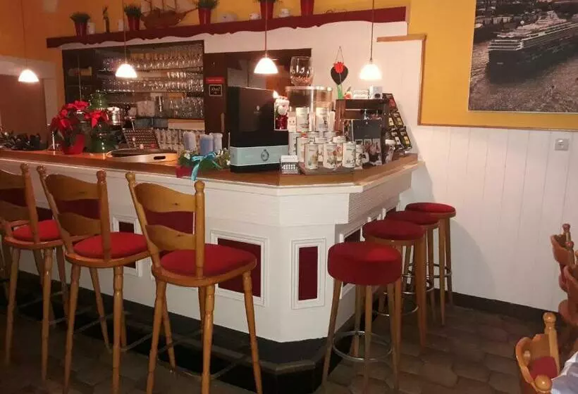 Retkeilymaja Rathausschenke Münstermaifeld