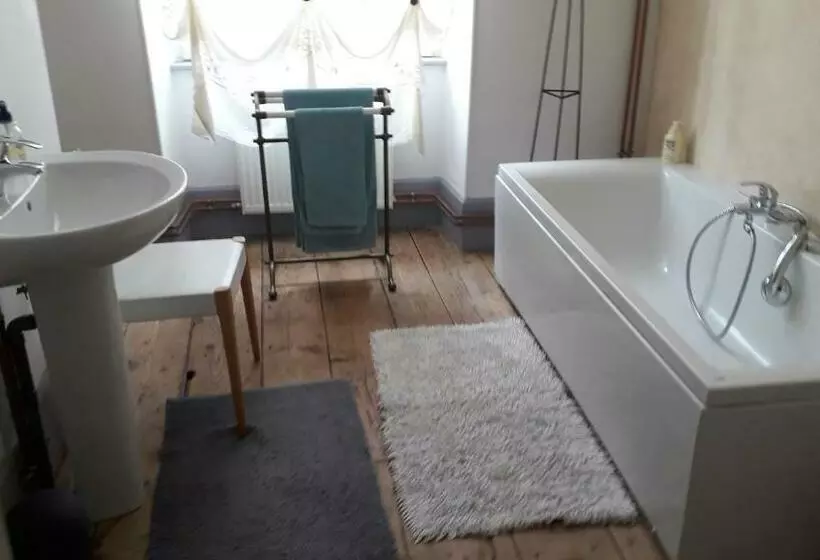 Aamiaismajoitus (B&B) L Ancienne Comédie