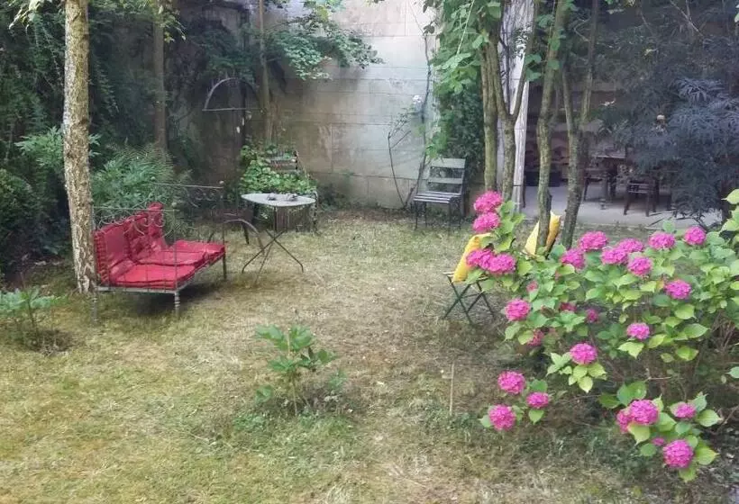 Aamiaismajoitus (B&B) L Ancienne Comédie