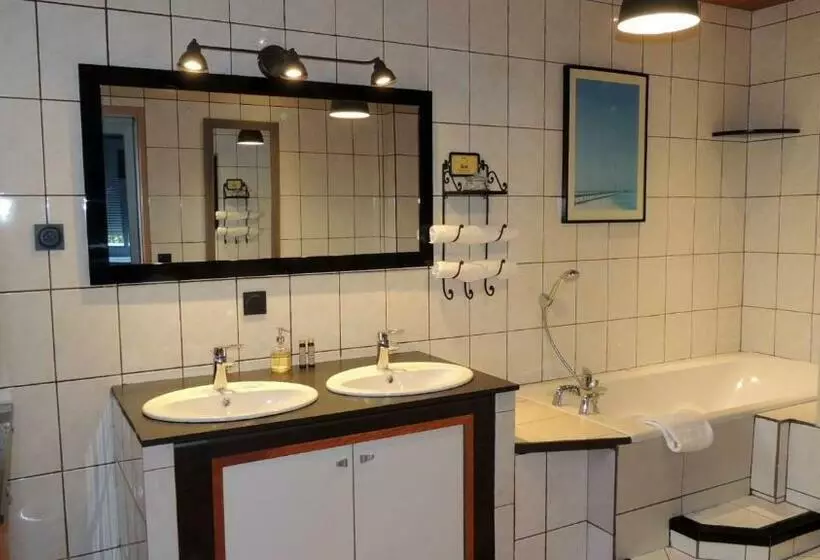 Aamiaismajoitus (B&B) Le Jardin Du Puits