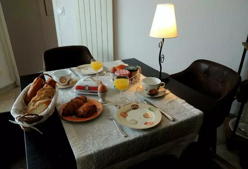 Aamiaismajoitus (B&B) Le Jardin Du Puits