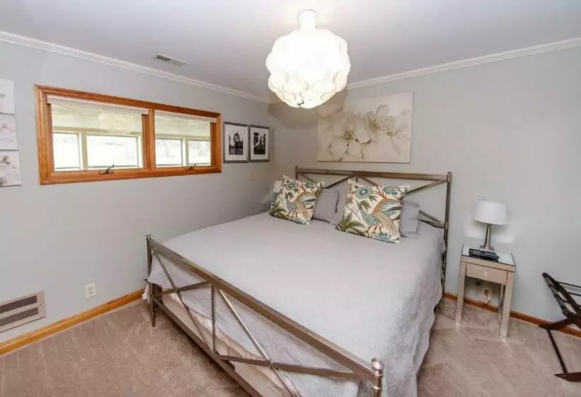 ペンション Small Batch Lodging