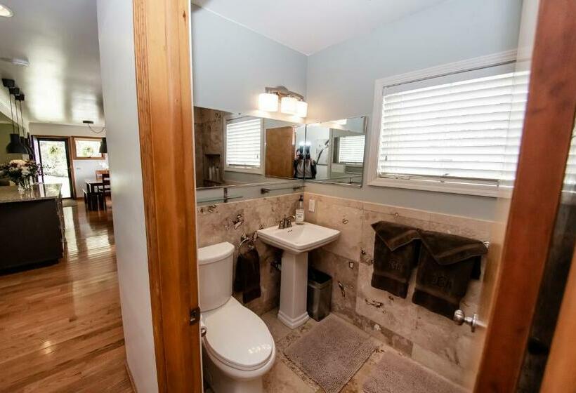 펜션 Small Batch Lodging