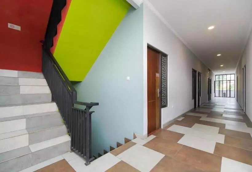 Urbanview Hotel Arafuru Residence Duren Sawit