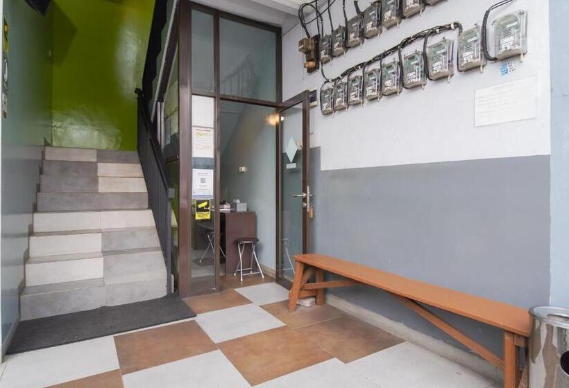 Urbanview Hotel Arafuru Residence Duren Sawit