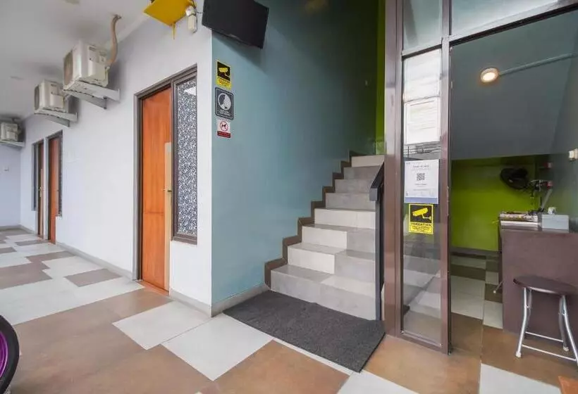 Urbanview Hotel Arafuru Residence Duren Sawit