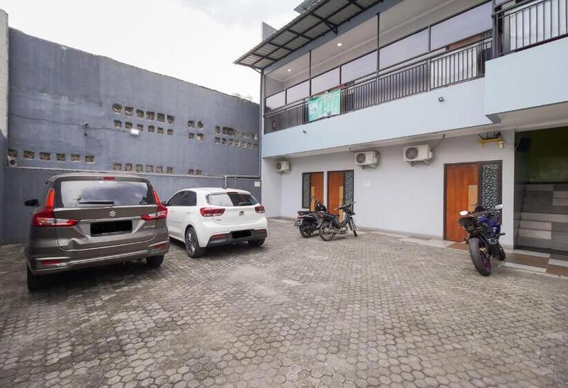 Urbanview Hotel Arafuru Residence Duren Sawit